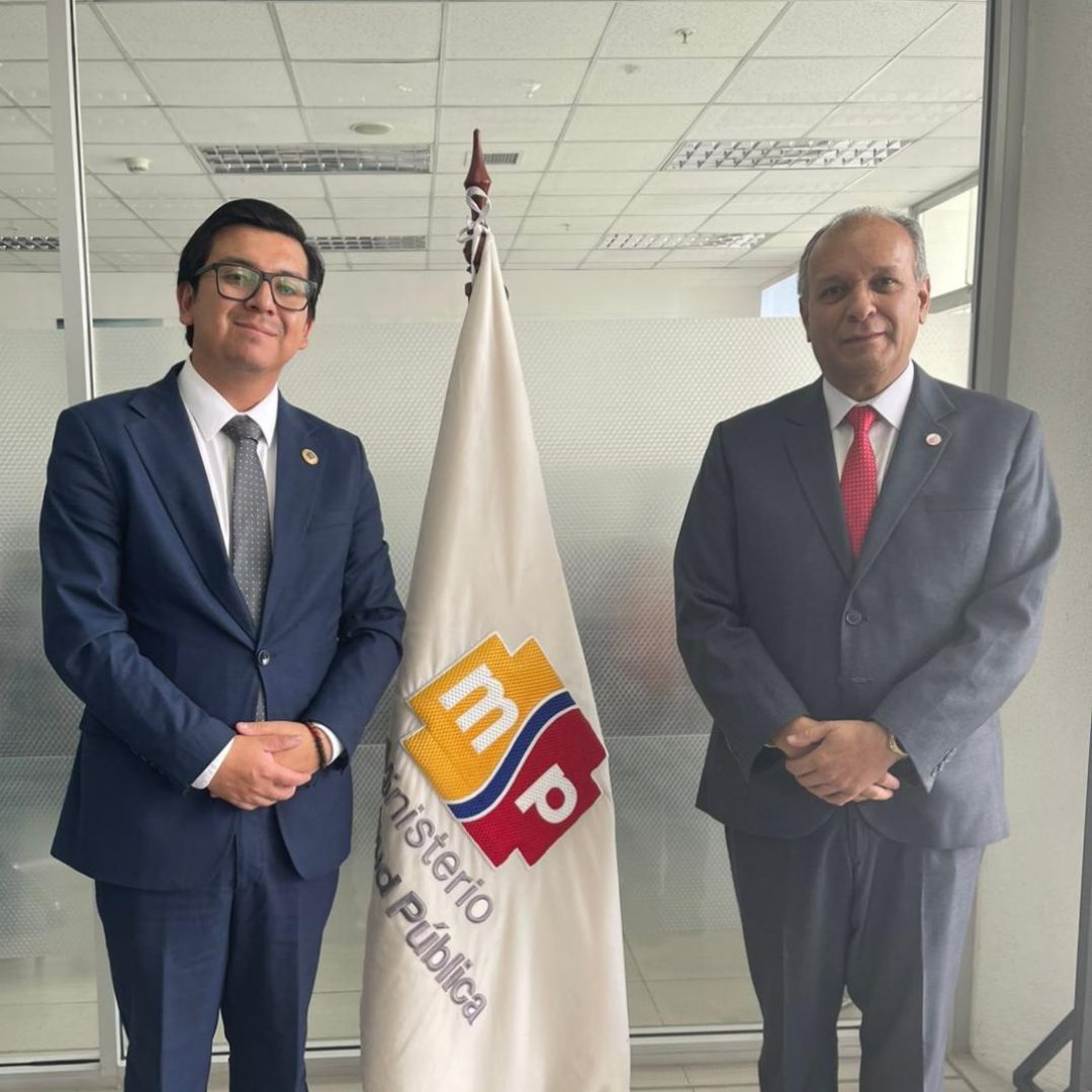 wfhemophilia's tweet photo. The WFH recently visited Ecuador to meet with the Ministry of Health, strengthening collaboration to support the local #BleedingDisorders community. The WFH team, including President @cesargarrido, also met with healthcare providers to discuss training and technical needs. https://t.co/kabA6gYsJI