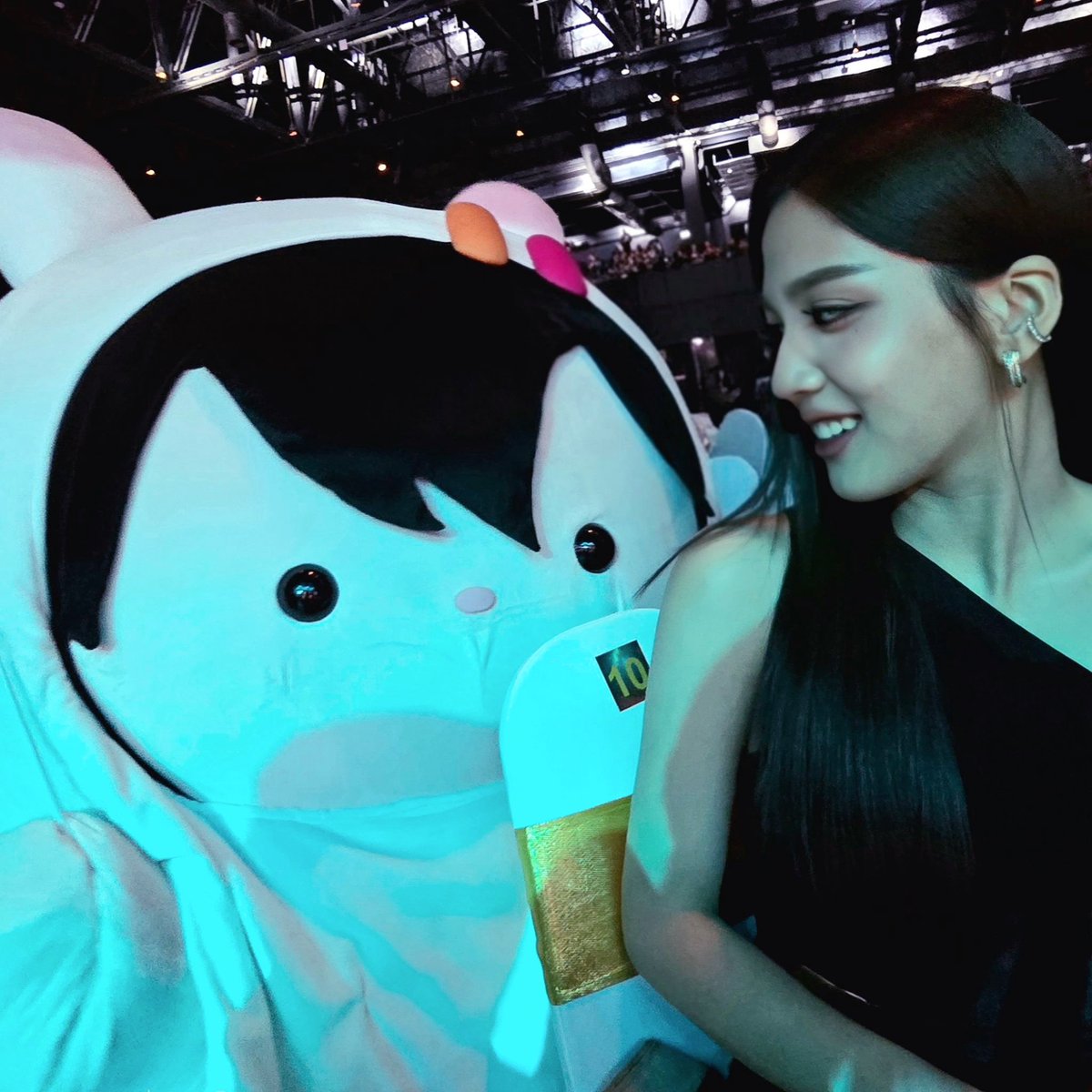 หนูกับ <a href="/beonnnie/">bonny</a>
ส่วนคนนี้ <a href="/emiamily/">เอหมี</a> เป้นคนถ่ายงับ

EMI BONNIE ANY FAMILY WALK  
#PersonOfTheYearAwards2025