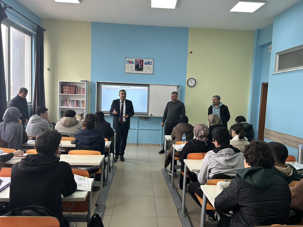 Midyat’s Projesi kapsamında Şube Müdürümüz Sayın <a href="/abdubakitek/">abdlbakitk</a> hocamız okulumuzu ziyarette bulundular. Değerli müdürümüze desteklerinden dolayı teşekkür ederiz. <a href="/midyatilcemem/">Midyat İlçe Milli Eğitim Müdürlüğü</a> <a href="/abdurrahimdmr47/">Abdurrahim DEMİR</a> <a href="/MidyatFen/">Midyat Fen Lisesi</a>