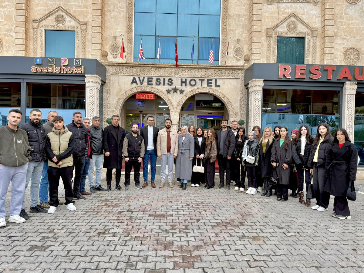 Nusaybin Neriman ve Celal Özel Meslek Yüksekokulu Müdürü Doç. Dr. Ömer Fazıl Emek ve değerli öğretim üyelerinden Dr. Öğr. Üyesi Elif Demir, Öğr. Gör. Muhammet Çuha ve Öğr. Gör. Suat Kırkler hocalarımızın beraberliğinde, Seyahat, Turizm ve Eğlence Hizmetleri Bölümü öğrencilerinin