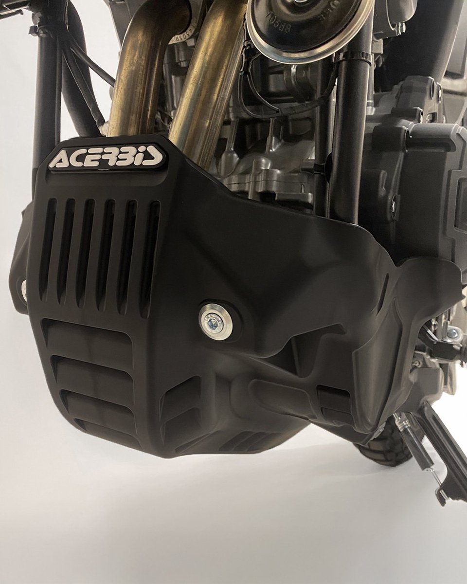 AcerbisUK tweet media