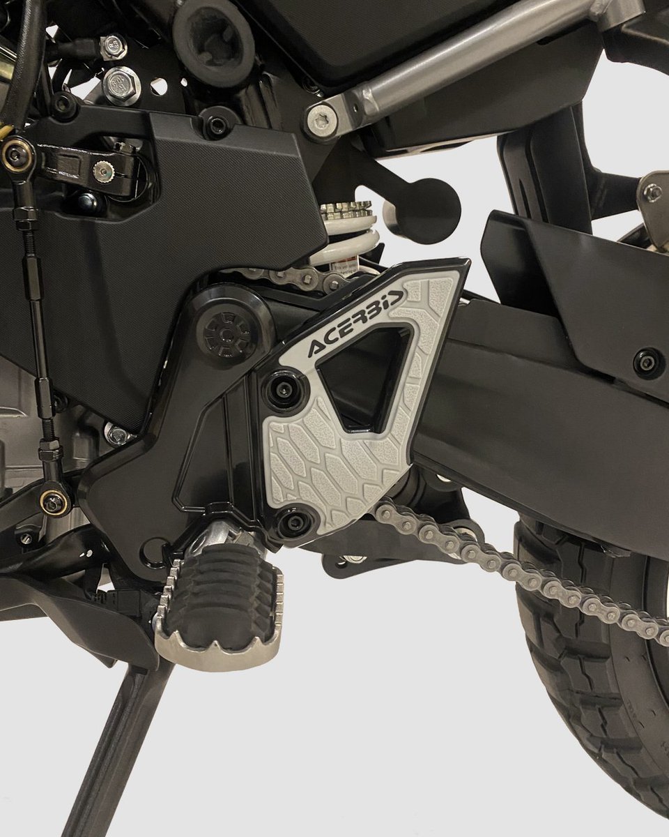 AcerbisUK tweet media