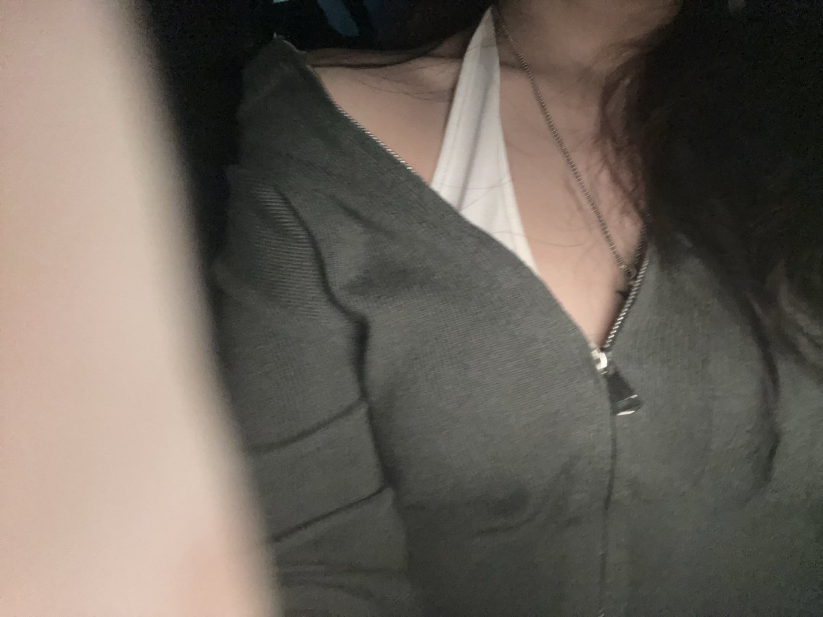 peonyist's tweet image. Tonight’s outfit minjem dari @roseriue