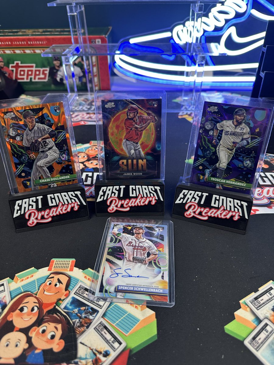 therealdfultz's tweet photo. Eastcoastbreakers1 on whatnot 2025 Cosic Chrome!!! #topps #fyp #fanatics #cosmic #baseballcards https://t.co/3mwxEebcZt
