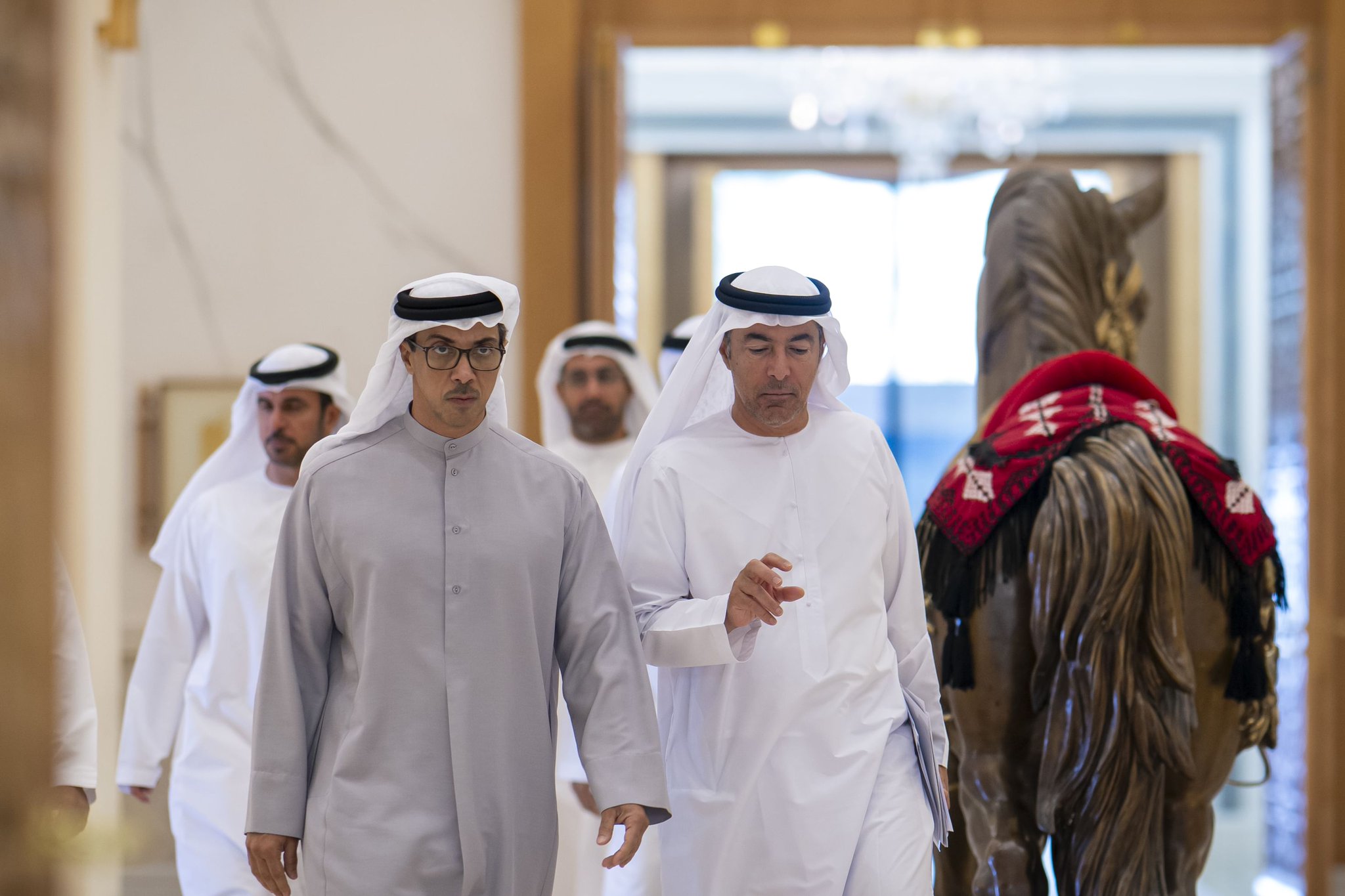 برئاسة منصور بن زايد.. مجلس إدارة مصرف الإمارات المركزي يعتمد إصدار أنظمة مالية وتأمينية لتعزيز تنافسية القطاع 