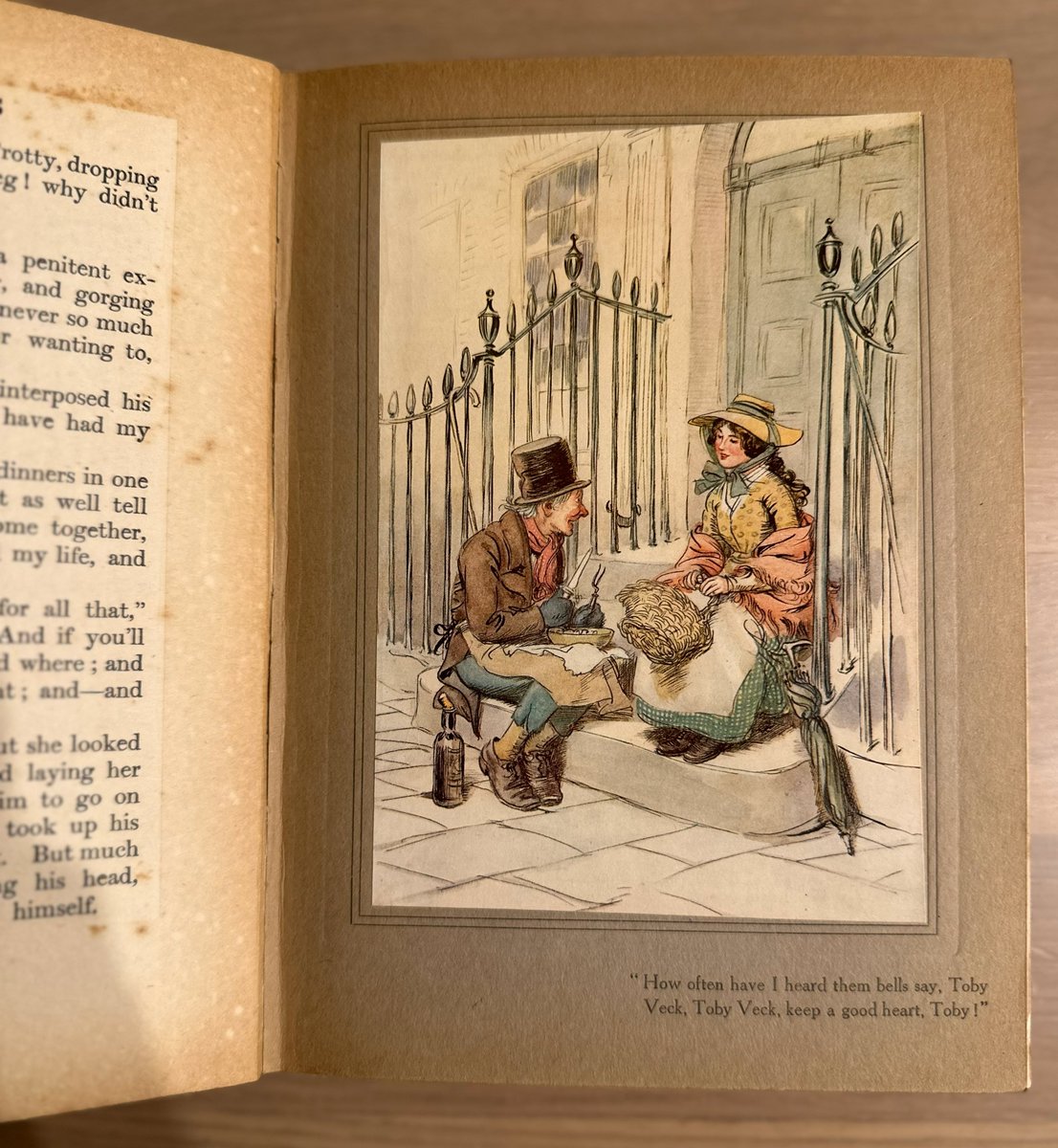 チャールズ・ディケンズといえば『クリスマス・キャロル』が定番ですが