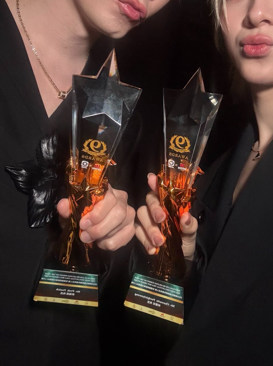 CwrNew's tweet photo. ขอบคุณงาน Thailand Headlines person of the year awards 2025 สำหรับรางวัลนี้นะครับ ขอบคุณทุกคนที่มาหากัน และขอบคุณทุกกำลังใจที่ส่งมาทั้งจากที่ใกล้และไกลเลยน้า คืนนี้นอนหลับฝันดีกันนะคับ ☺️🌙

#PSOTYAW2025xZeeNuNew 
#PersonOfTheYearAwards2025 https://t.co/ZtBnFWojJi