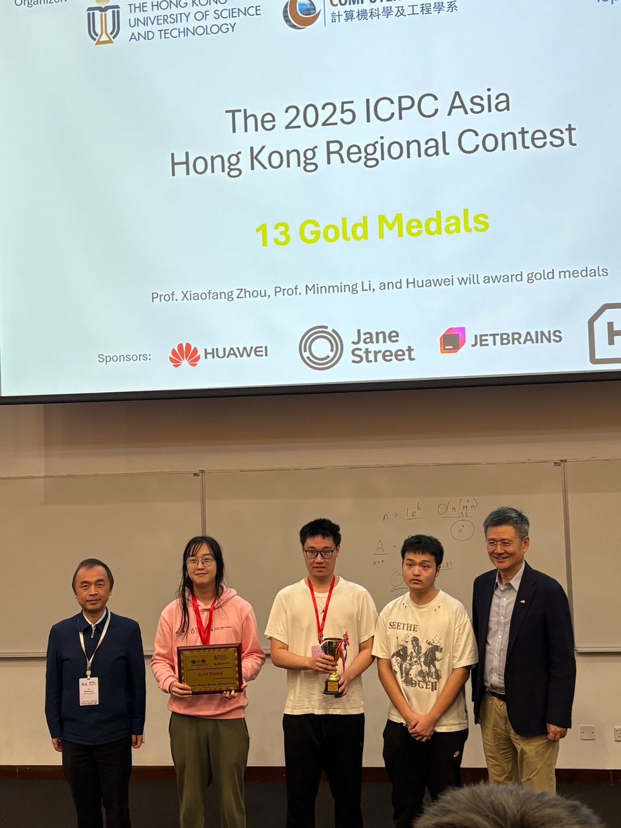 ICPCNews tweet media