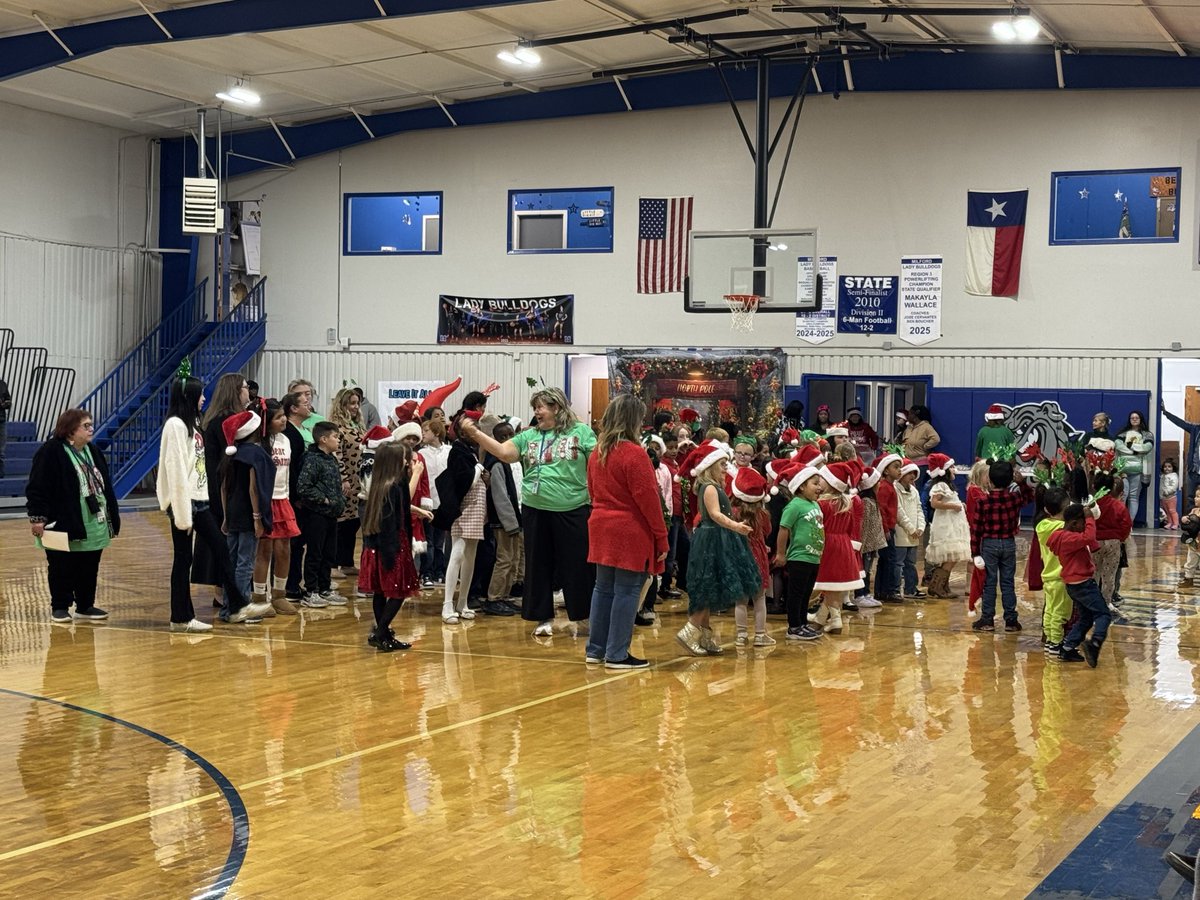 areyna117's tweet photo. Christmas programs are one of my favorite parts of this time of year! https://t.co/C4ZDPQBWEC