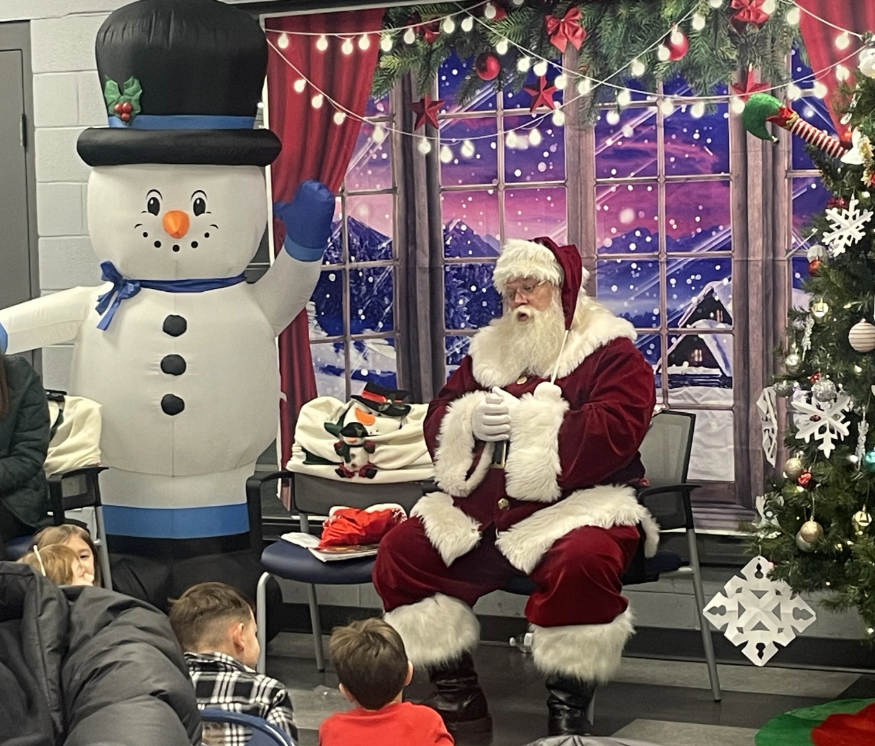 CarlisleCBF's tweet photo. The #CarlisleCBF team recently gathered for our annual holiday breakfast.

From photos with Santa to holiday crafts, games, and great music, it was wonderful to see our employees and their families enjoying time together!

Happy holidays from our family to yours! https://t.co/7JCbBLozdp