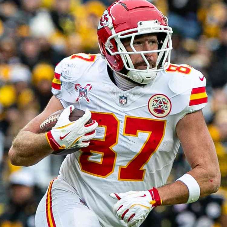 EdmarResurrecc1's tweet image. Just learned that votes for the WPMOY Charity Challenge are doubled today.

#ChiefsKingdom , let's get the votes up for Travis Kelce. Retweets count toward the voting. Let's continue to support our guy! 🫶❤️💛

#WPMOYChallenge + @tkelce