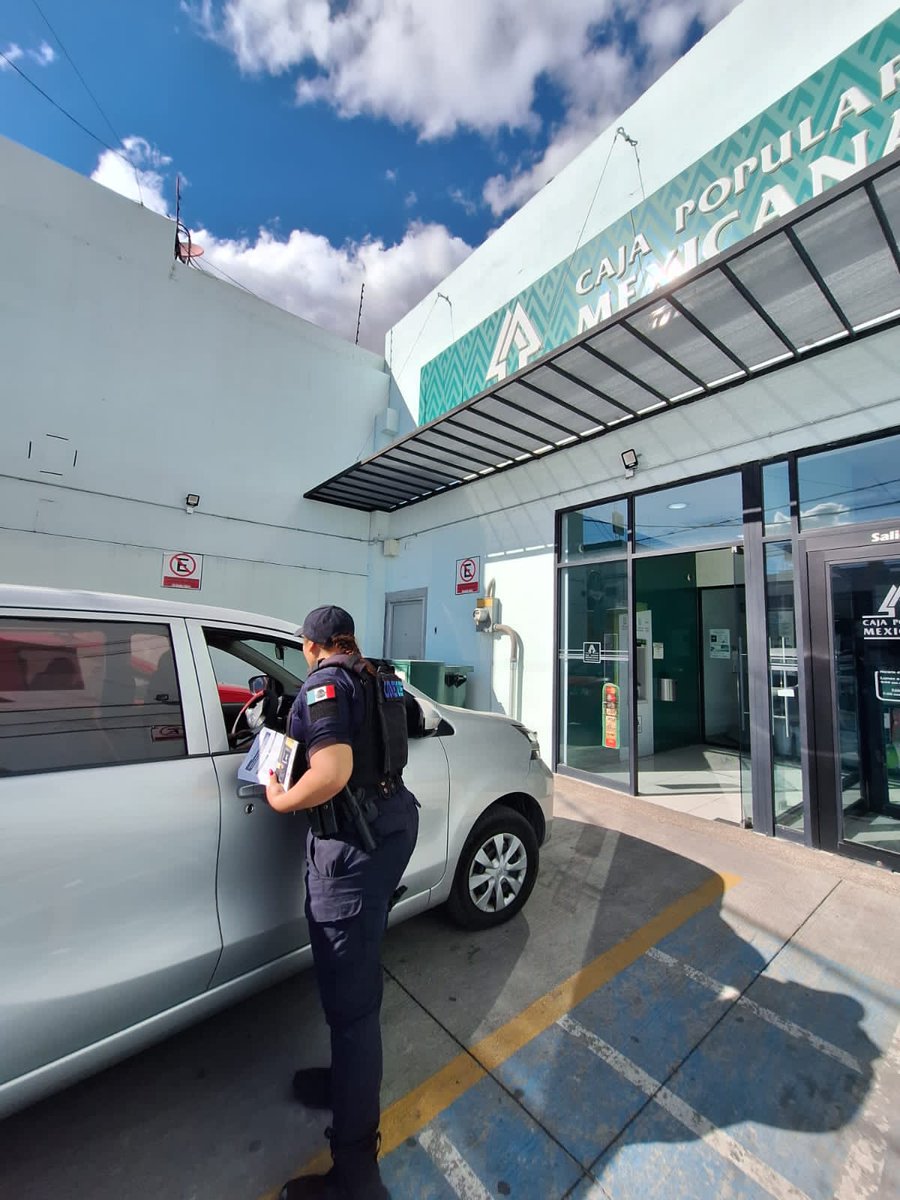 🛡️| La SSCM a través de Proximidad Ciudadana y UNEVIS, realiza campaña de Acompañamiento Seguro en sucursales bancarias, brindando medidas de autoprotección y promoviendo el uso del 911, 089 y 072 para prevenir delitos patrimoniales. 👮‍♀️