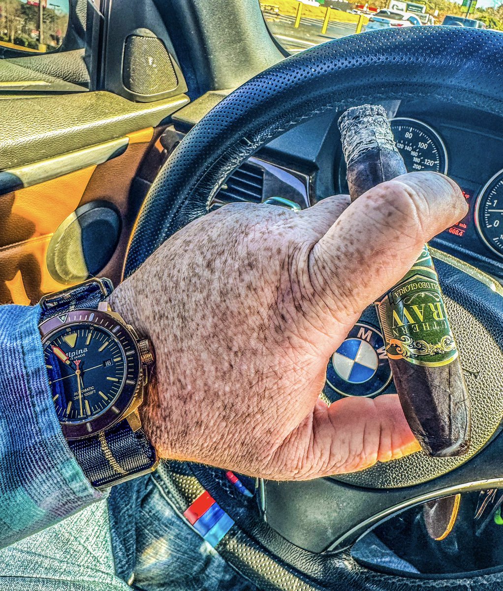 stogiedad's tweet image. Next up a very well aged @sdcigars #Cedrus on the road.  Sporting the @Alpinawatches #Seastrong 300 in bronze for my #watchoftheday.  These Cedrus were some fine smokes for sure!  #nowsmoking #CigarLife #CigarsOnX