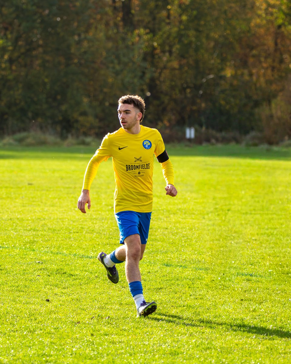 Kings Hill FC tweet media