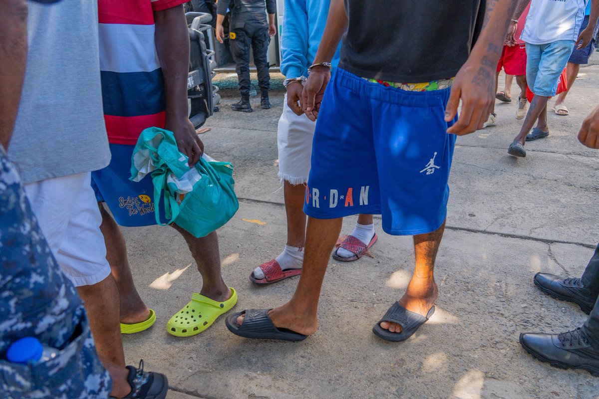 Dirección de Servicios Penitenciarios y C. tweet media