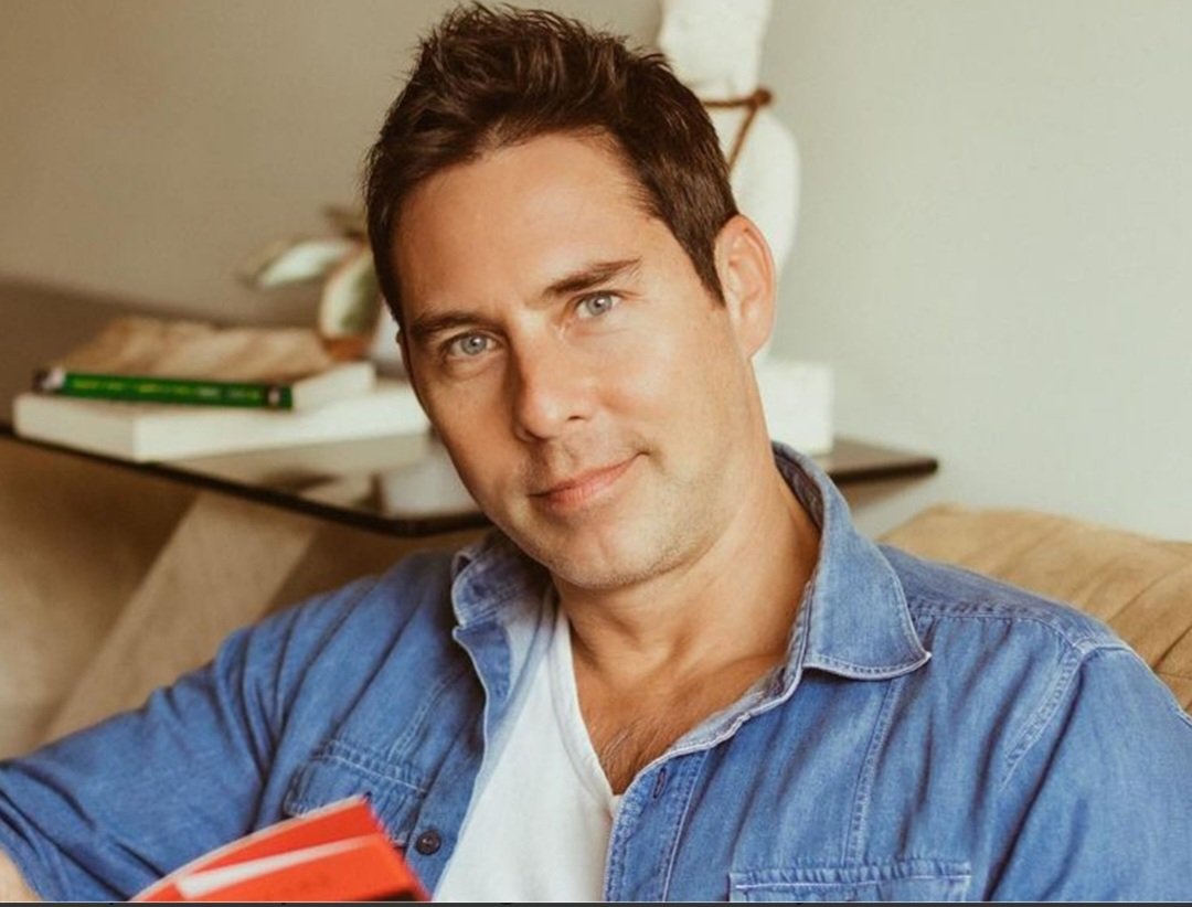 Actor Lazlo Kovacs a Maricarmen Alva tras quedar fuera de Las Elecciones: "Ahora queremos ver si sigues subiendo cerros, ir a los Mercados o besar Gente humilde".

<a href="/MaricarmenAlvaP/">Maricarmen Alva</a>