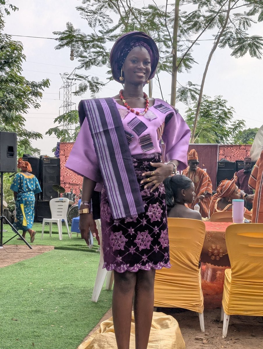 phiesahyourmih's tweet photo. #Oyatofo

Thank you #YorubaParty #Egbeatelewo 
#Ayoadams
Repping Egbé Alaso

We go again next year. https://t.co/vU8yXi5R78