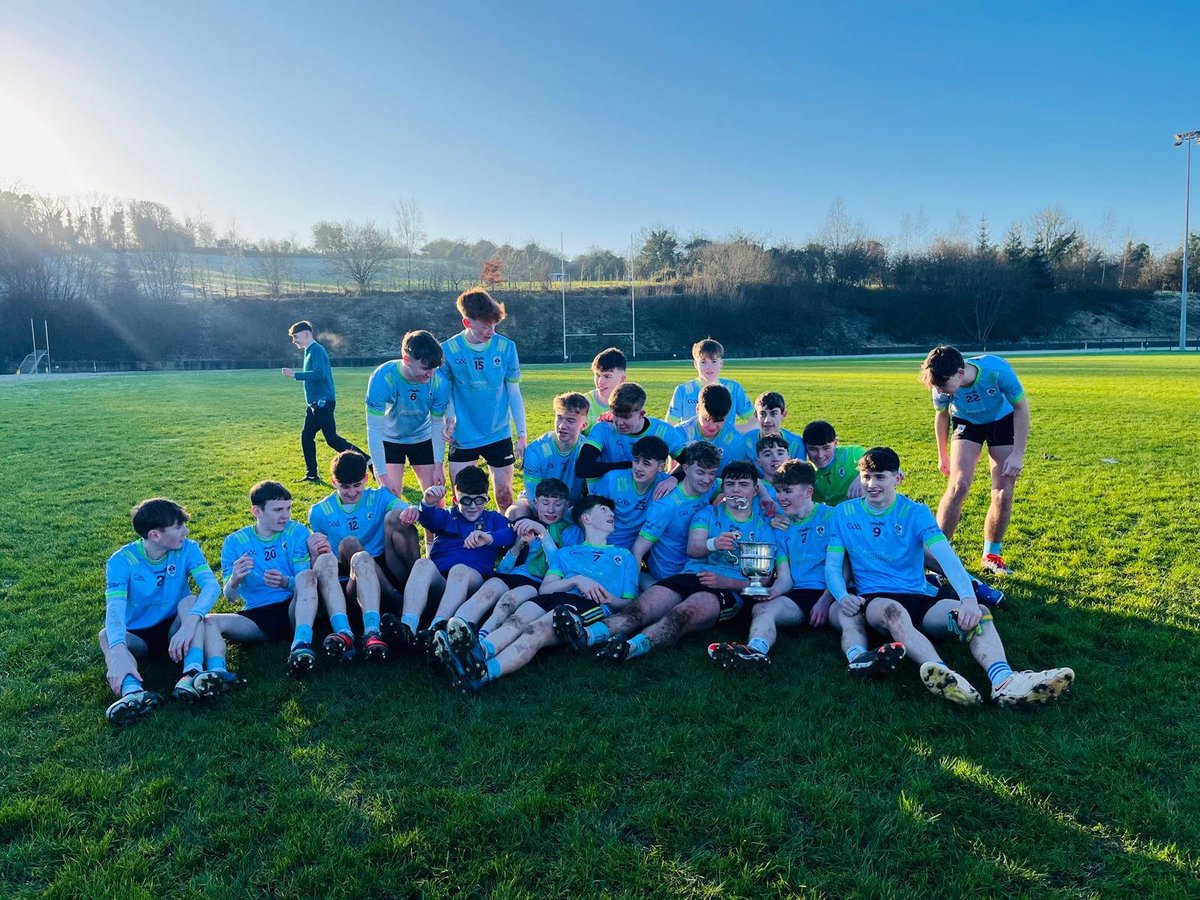 LargyOfficial's tweet photo. Congratulations to the victorious Largy College U16.5's team and management on winning the Arthur's cup schools Ulster Final. @ulsterschools @monaghangaa @CavMonETB  #LargyAbú 🔵🟢 https://t.co/uTe0wfX7EQ
