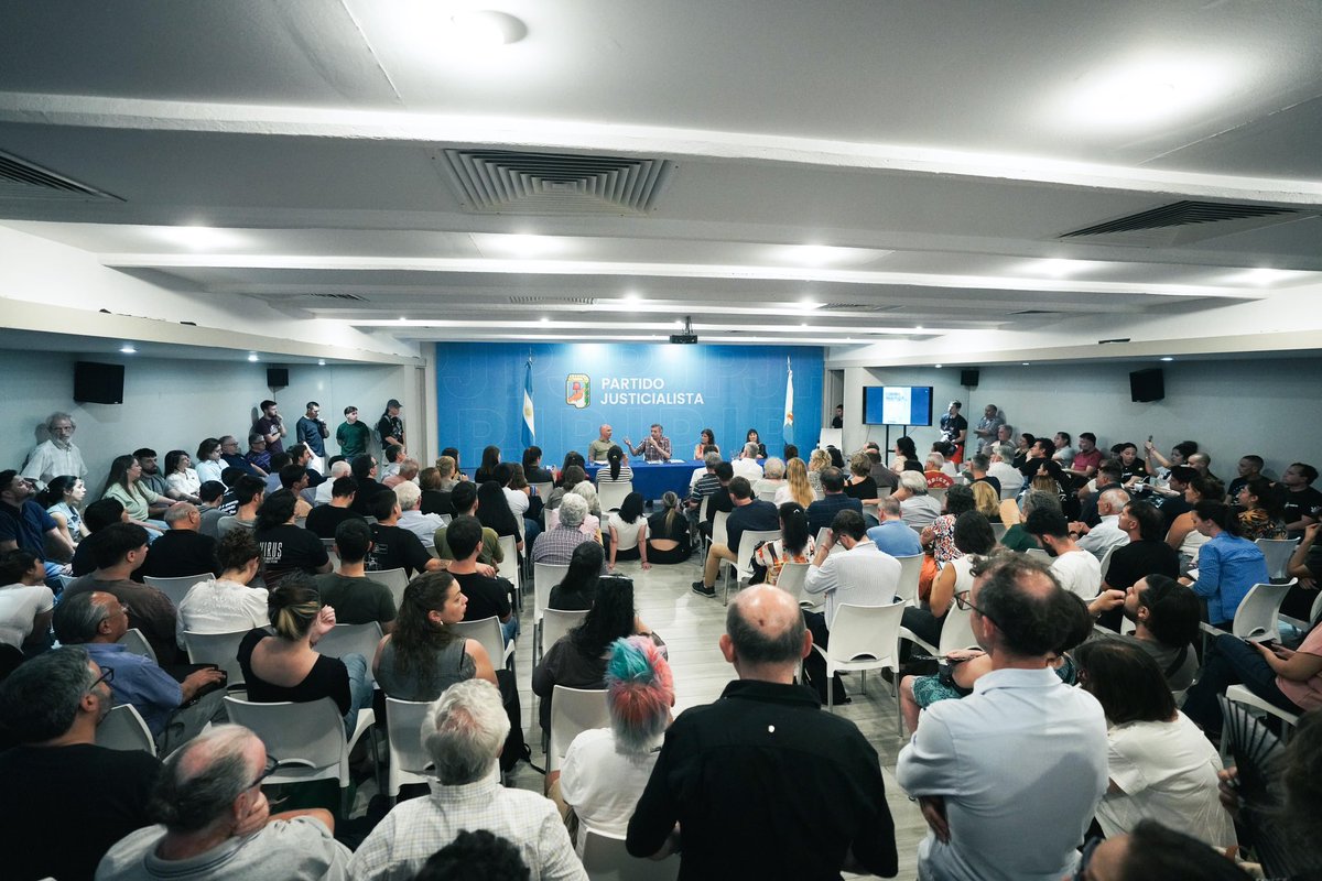 A 20 años del día en que Néstor Kirchner canceló la deuda con el FMI, presentamos en el Partido el primer número de la Revista Economía Justicialista junto a Máximo Kirchner, Teresa García, Felisa Miceli y Santiago Fraschina. 
Una iniciativa pensada para debatir la economía desde