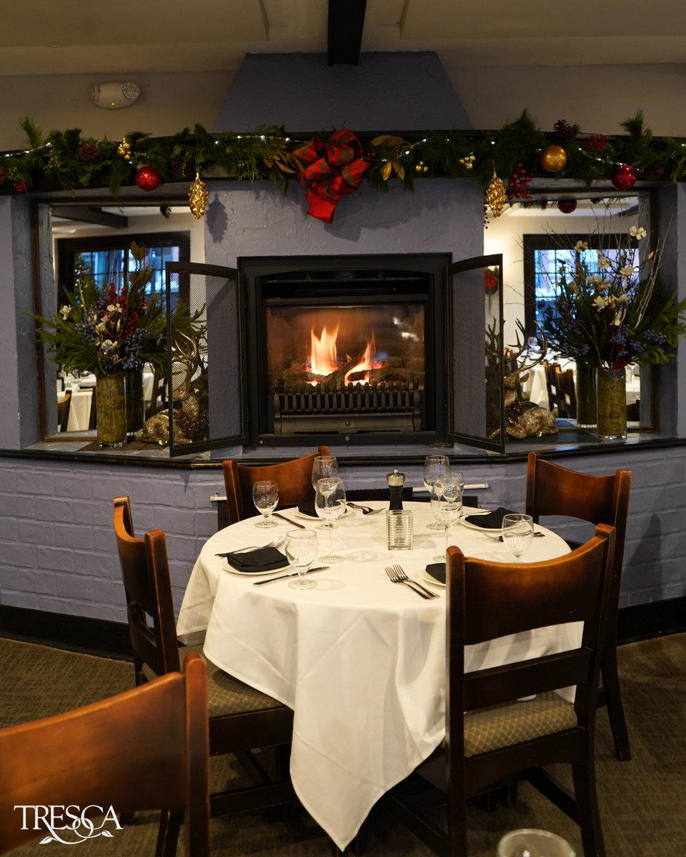 TrescaNorthEnd's tweet image. We pride ourselves on having some of the best Christmas decorations in the North End. Stop by, take in the holiday magic, and enjoy a festive, cozy dinner at Tresca!

Book your reservation: opentable.com/r/tresca-boston

#trescanorthend #bostoneats #bostonfoodies #northendboston