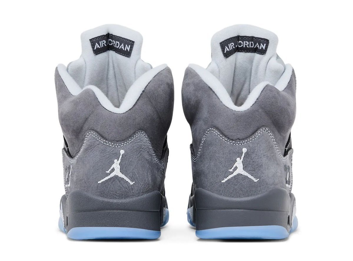 JustFreshKicks's tweet image. The Air Jordan 5 "Wolf Grey" is set to return February 28th 🐺 

Details: bit.ly/4lvVM18
