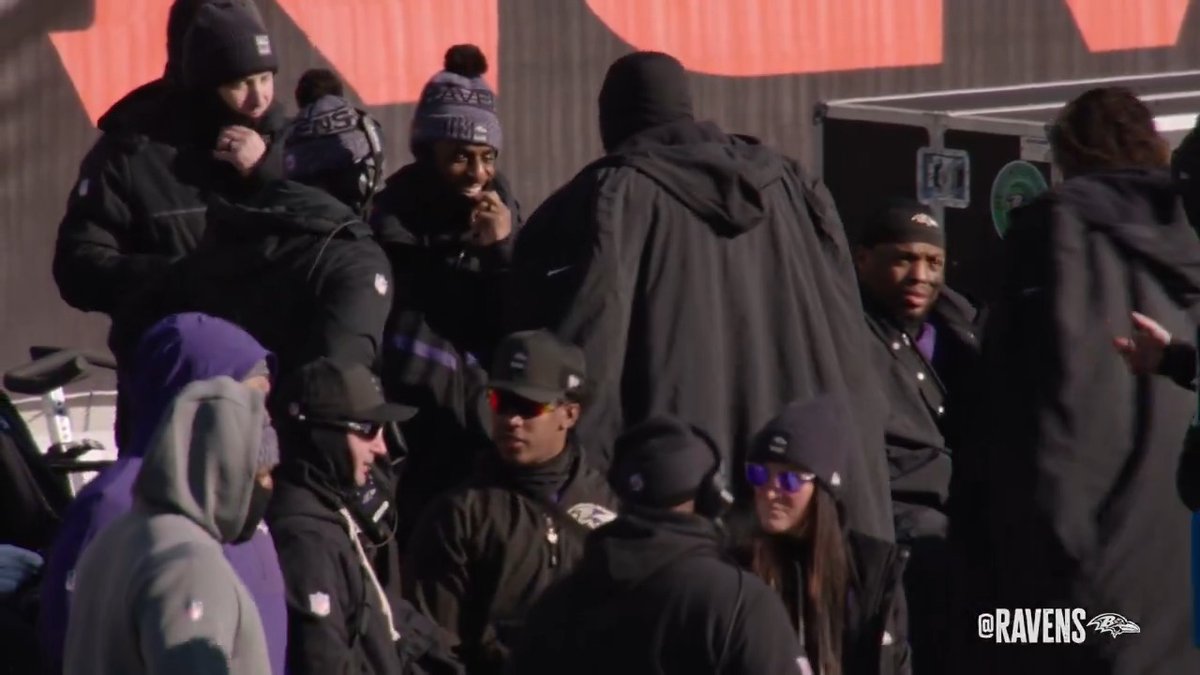 Immediately after blocking his brother, @PRic508 looks for @jhill21_ 😂😂😂
Wired Wednesday night!