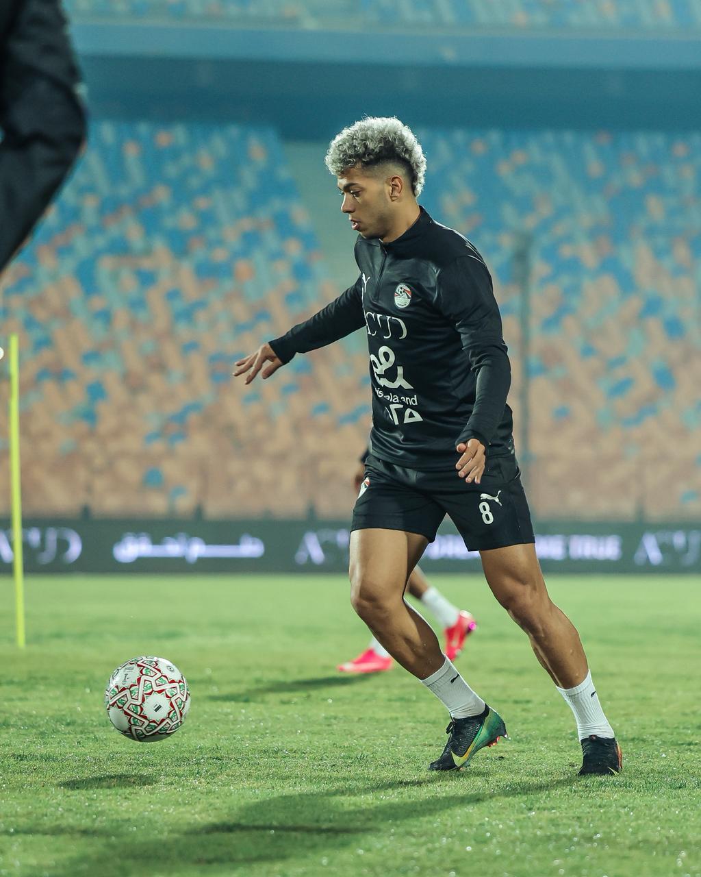 إمام عاشور يعود للمشاركة لأول مرة مع منتخب مصر منذ مباراة غينيا بيساو في تصفيات كأس العالم 2026 يوم 10 يونيو 2024. ويشارك أساسياً لأول مرة منذ مباراة بوركينا فاسو في تصفيات كأس العالم 2026 يوم 6 يونيو 2024 