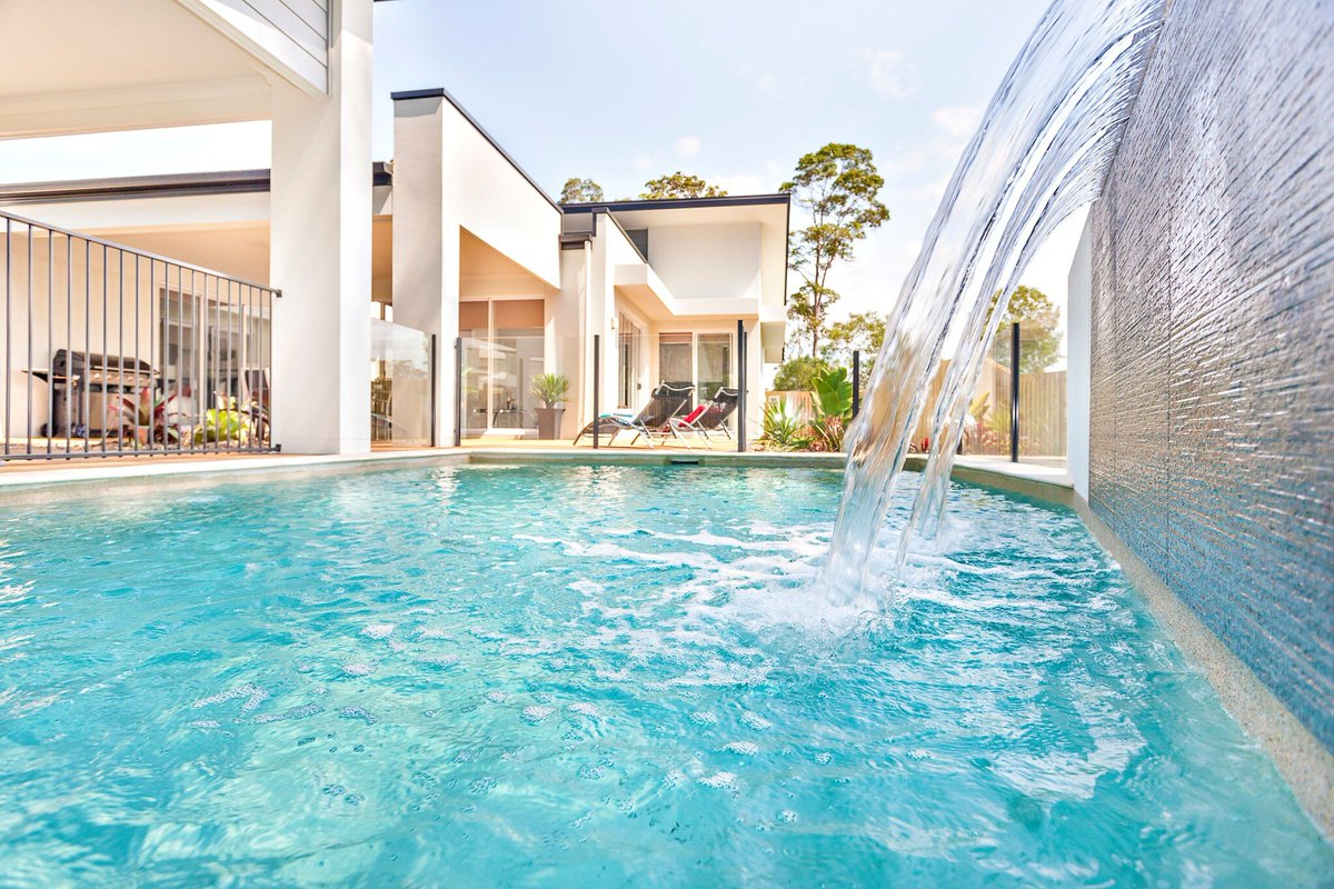 LucasFirminPool's tweet photo. A custom water feature brings instant tranquility to your outdoor space. From soft cascades to modern sheet flows, there’s a style for every backyard vision. #LuxuryPool #PoolPerfection #BackyardGoals https://t.co/8l7oo5WJK8