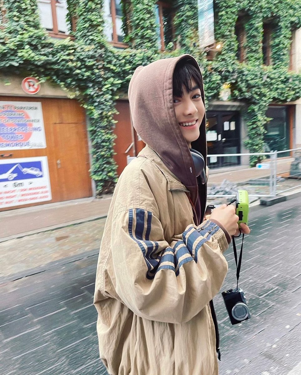 i0twssof's tweet image. 𝙰compañado de mi 𝕣eal, les vengo a mostrar la salida entre omeguitas 🐰☆ que tuvimos, porque después de tanto estrés pre-navideño, nos vemos en la necesidad de escapar ⋆౨ৎ˚⟡˖ ࣪ y fingir demencia apenas nos manden invitaciones para salir! 

#𝚑𝕚ro͞no’s 𓈒𓈒𓈒 𝄞 ٭ 𝑐l𝕚ché !