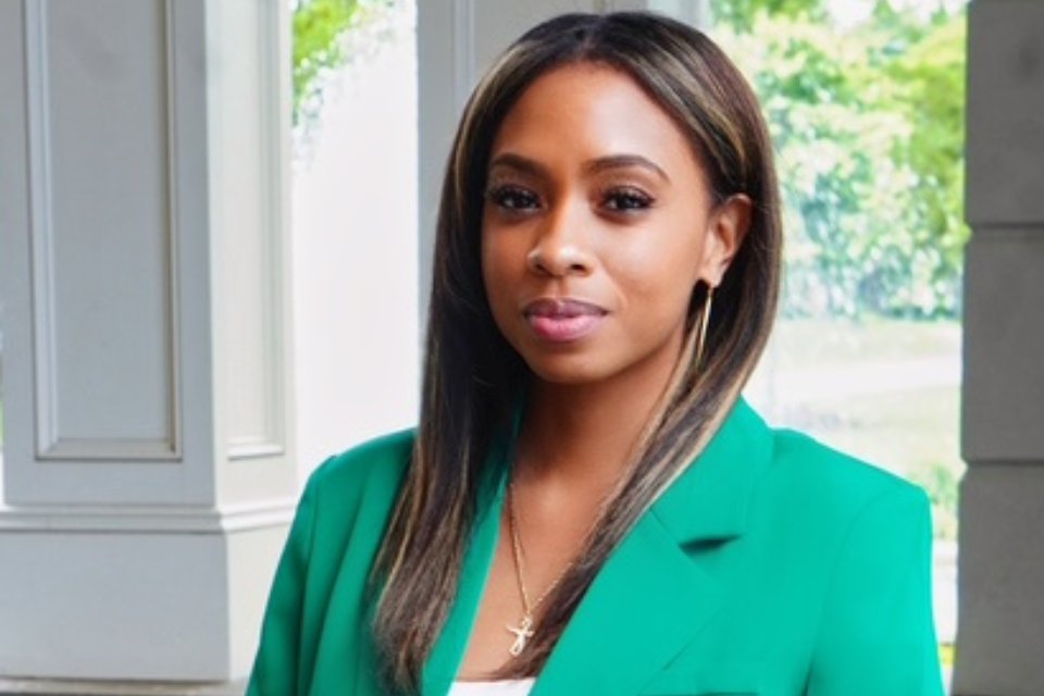 Alumna Celebrates Book Launch After Career Change from a career in the music industry to work as an educator. She is also making her mark through her new children’s book, A Hat &amp; A Hijab. <a href="/StJohnsU/">St. John's University</a>
LEARN MORE
 👇👇👇👇👇
 conta.cc/4918b7L
#SJUSOE 
#SJUElevates