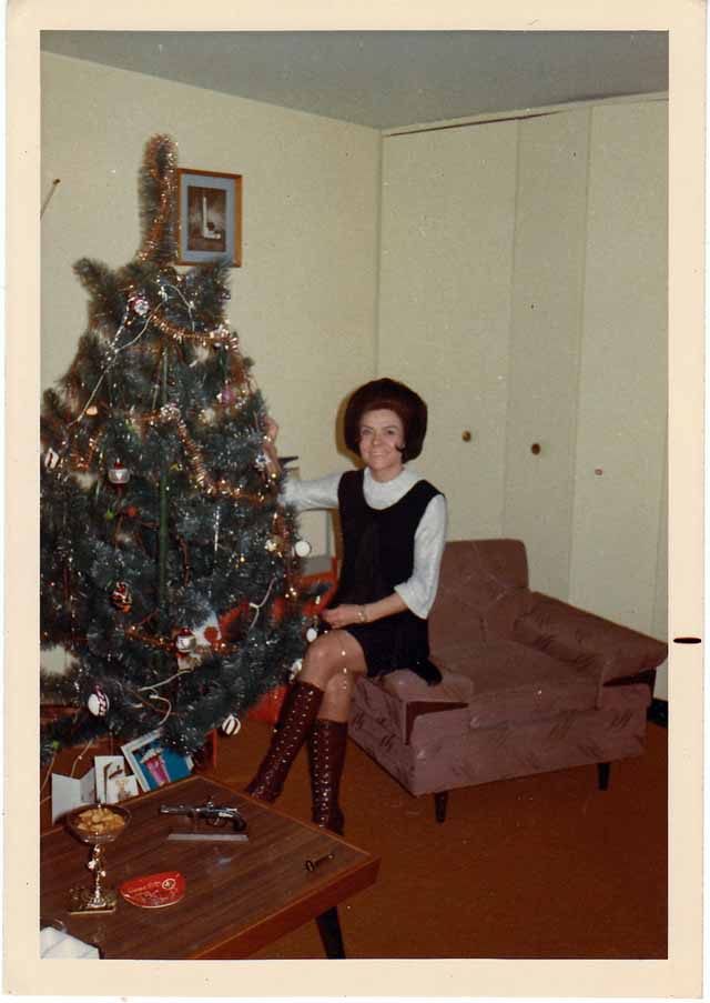 YesterdayToday9's tweet photo. Glamour and Glitter: Women Beside Their Christmas Trees, 1950s–1960s 

Help support our efforts to bring you amazing historical content. Your support helps us to continue. You can support us at: https://t.co/DEOFCakXf9

https://t.co/glPyzJc2oO

https://t.co/oUhtGJogeg https://t.co/iI3J1CB8Z3