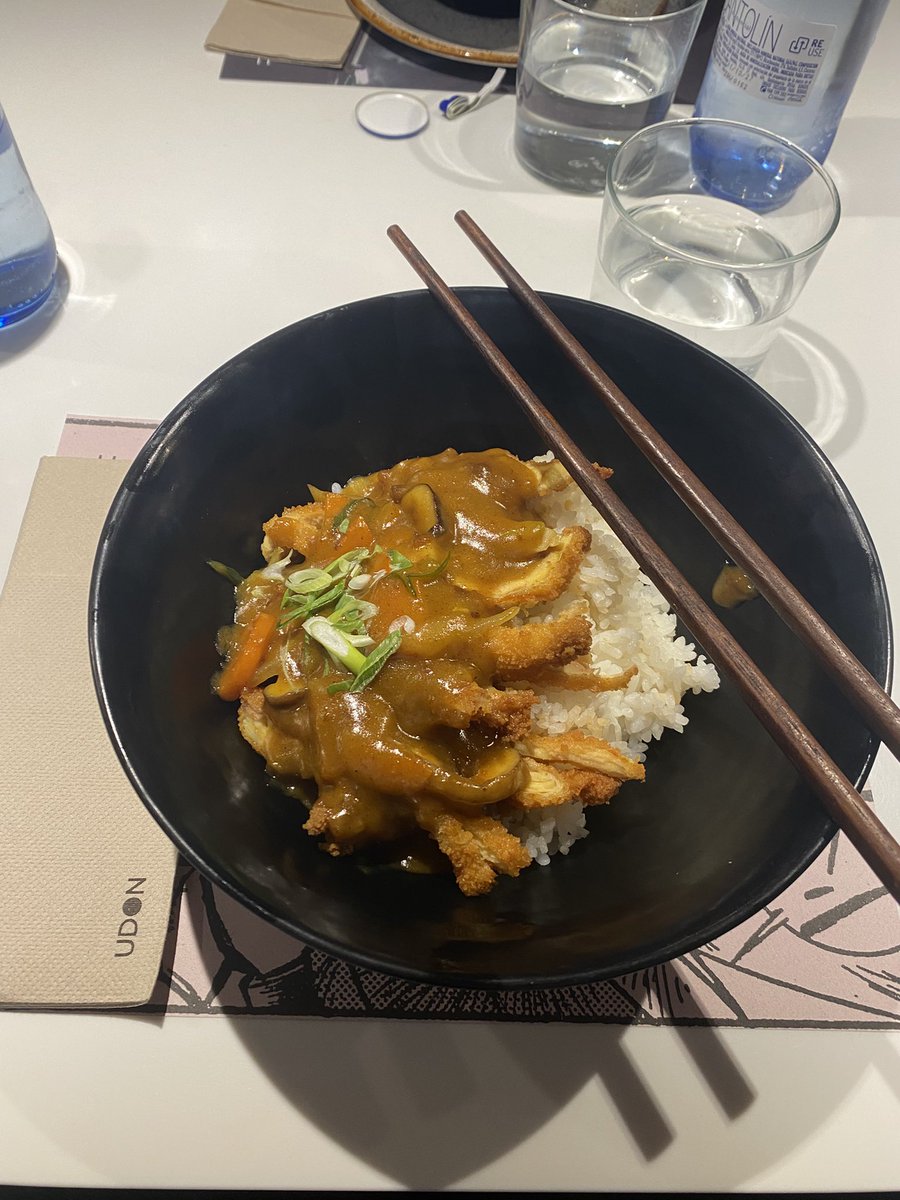 alexiaeraades's tweet photo. Alguien que me haga katsu curry por favor, gracias https://t.co/KAppzOYOYm