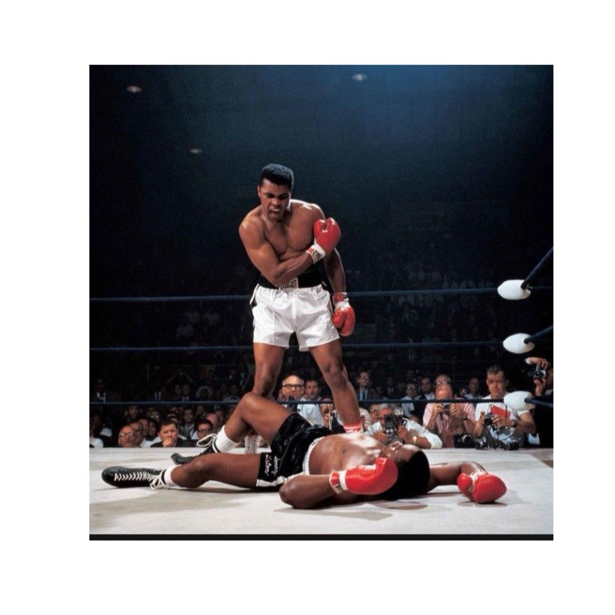 wavyvisualizer's tweet image. Muhammad Ali Boxer Knocks Out Sonny Liston