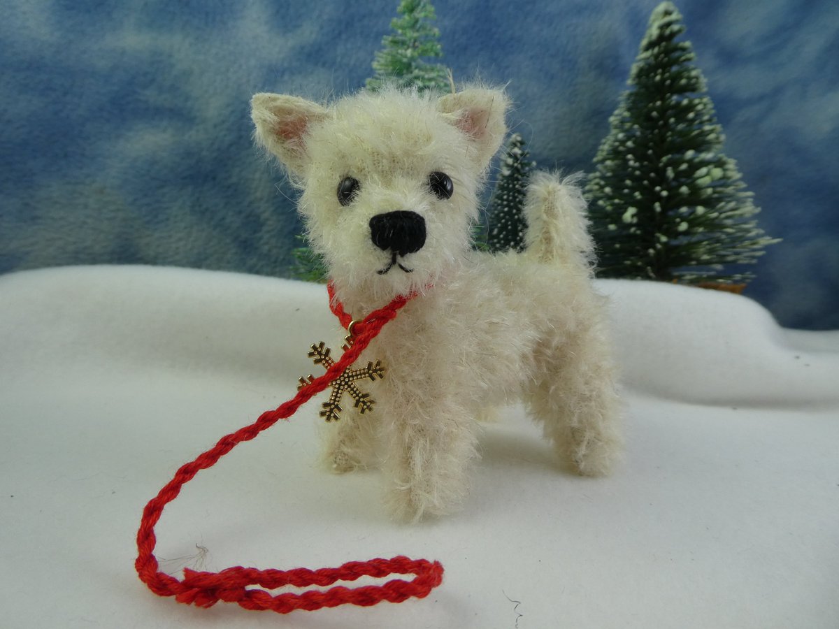 TheWordOfErynn's tweet photo. Tiny little #BramberBears Westie Dog looking for her home, she's all cosy in her red fleece jacket ready for winter walks! #ArtistBear #OOAK #ShopSmall ❤
https://t.co/8hCGU3tMq7 https://t.co/zsrYhIKNd5