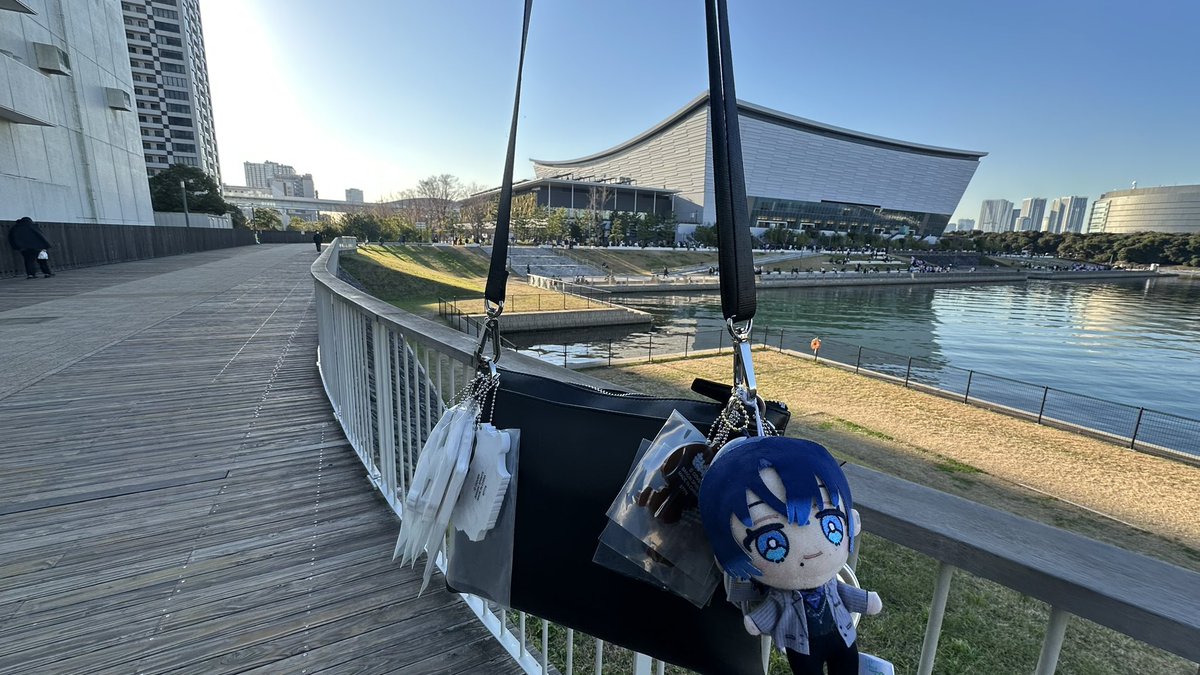 beginner_sinbee's tweet image. 先月末、心臓が壊れて入院。
ICUに入ってしまいもうダメかという時に、このライブに行く事を心の支えにしてました。
奇跡的に昨日退院して本番当日。
体力も気力も弱っておりましたが、何とか辿り着いた座席、そして始まったライブ。

いや〜！生きてて良かった！
最高でした！！！
 #ReGLOSS_1stLive