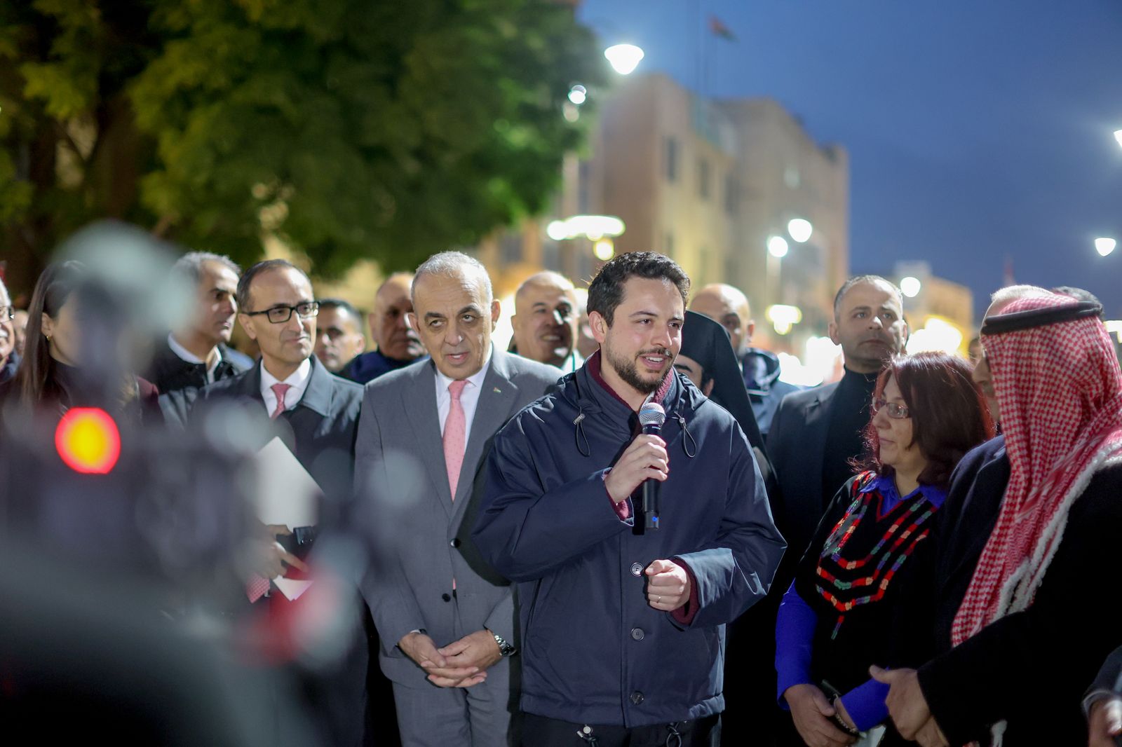 ولي العهد يهنئ أبناء الطوائف المسيحية بقرب حلول عيد الميلاد.. ويؤكد الأردن نموذج يحتذى به في التآخي والتسامح #عاجل 