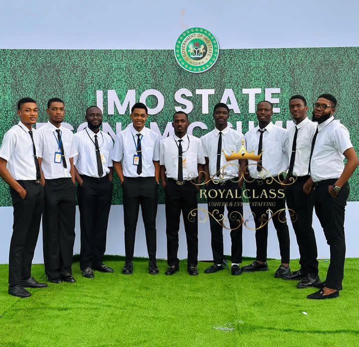 RoyalClassUsher's tweet photo. The perfect event hosts for any occasion 🤏

#royalclassushers #ushers #eventhost #ushersinnigeria #eventstaff #imostate #economicsummit https://t.co/P68m6CI8EG
