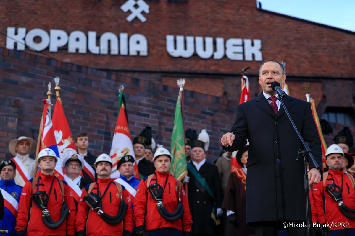 Jak można mówić o wolności, praworządności, gdy w XXI wieku nie postawiło się przed sądem tych, którzy tu rozlewali krew polskich górników, mordowali swoich braci Polaków. 

Wojciech Jaruzelski czy Czesław Kiszczak nigdy nie ponieśli kary za zamordowanie stu ofiar stanu