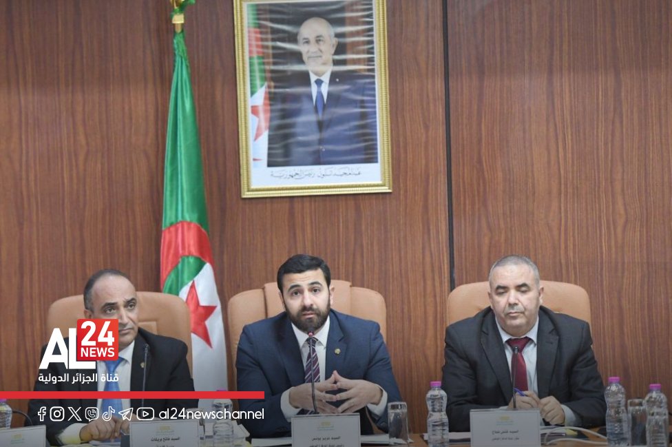 AL24Francais's tweet photo. Algérie – APN : la Commission de la Défense nationale examine une proposition de loi portant criminalisation du colonialisme français en Algérie
https://t.co/tKM0TOdcjc
#Algérie #APN #Parlement #colonisation #commission #criminalisation #loi #Projet https://t.co/7ho8YB6qWK