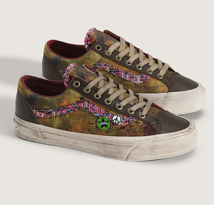 SNKR_TWITR tweet media