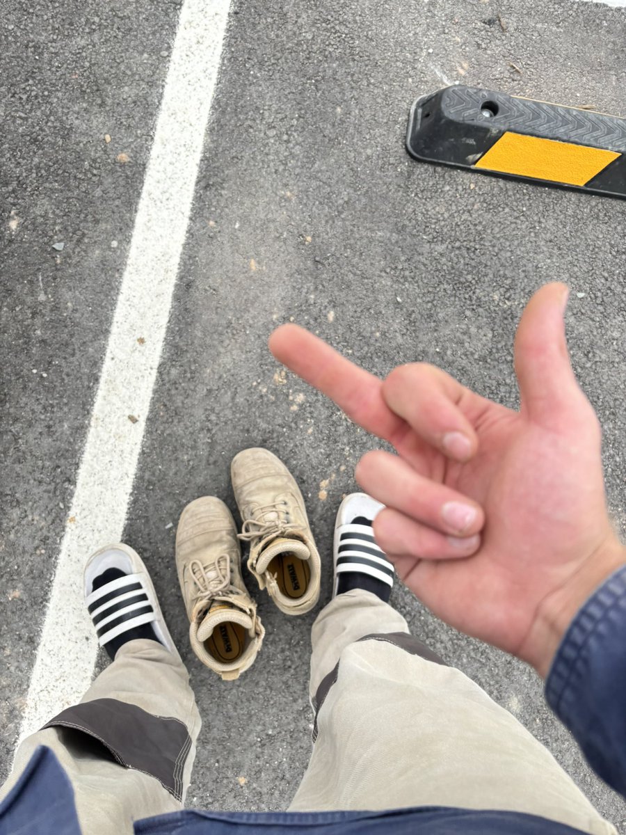 MasterHamfey's tweet image. Ihr Loser könnt die Master Arbeit‘s Schuhe abkaufen so wie es sich für das Fußvolk🦶 gehört !🙇‍♂️🤑

@JamesCashm15047@Juan177117
#füße #feet #Sklave #zahlschwein #kontofick #Machtlos #Findom #zahlstümmel #dominanz #köpek #leder #fuß #spucken #Paypig #Alphamaster