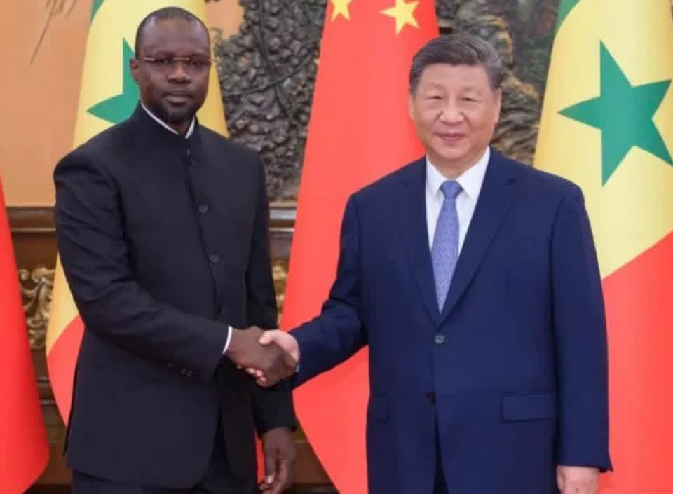 ÉNERGIES RENOUVELABLES|

LE GÉANT CHINOIS ANSOLAR VA IMPLANTER UNE USINE DE 100 MILLIONS $ À DIASS, AVEC 400 EMPLOIS À LA CLÉ

SÉNÉGAL : UNE USINE PHOTOVOLTAÏQUE DE GRANDE ENVERGURE ANNONCÉE À DIASS

Ce mardi 16 décembre 2025, l’Agence sénégalaise de Promotion des Exportations