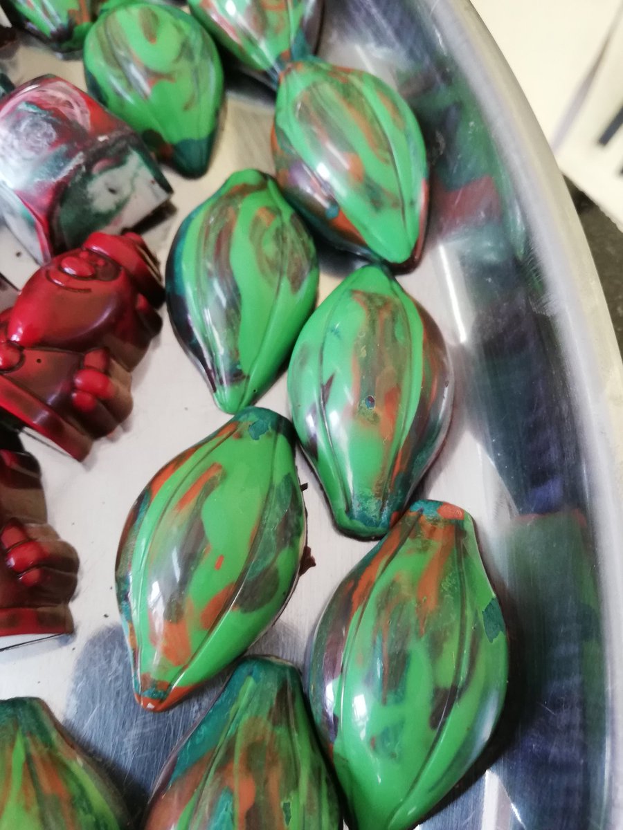 ✨ Navidad + Chocolate = Felicidad.
Prueba <a href="/alajachocolate/">alajachocolate</a> 

#CacaoDelEcuador #TrufasArtesanales
#NavidadConSabor #HechoEnEcuador #ChocolatePremium #Navidad2025 #regalogourmet #bombonesartesanales #ambatochocolate