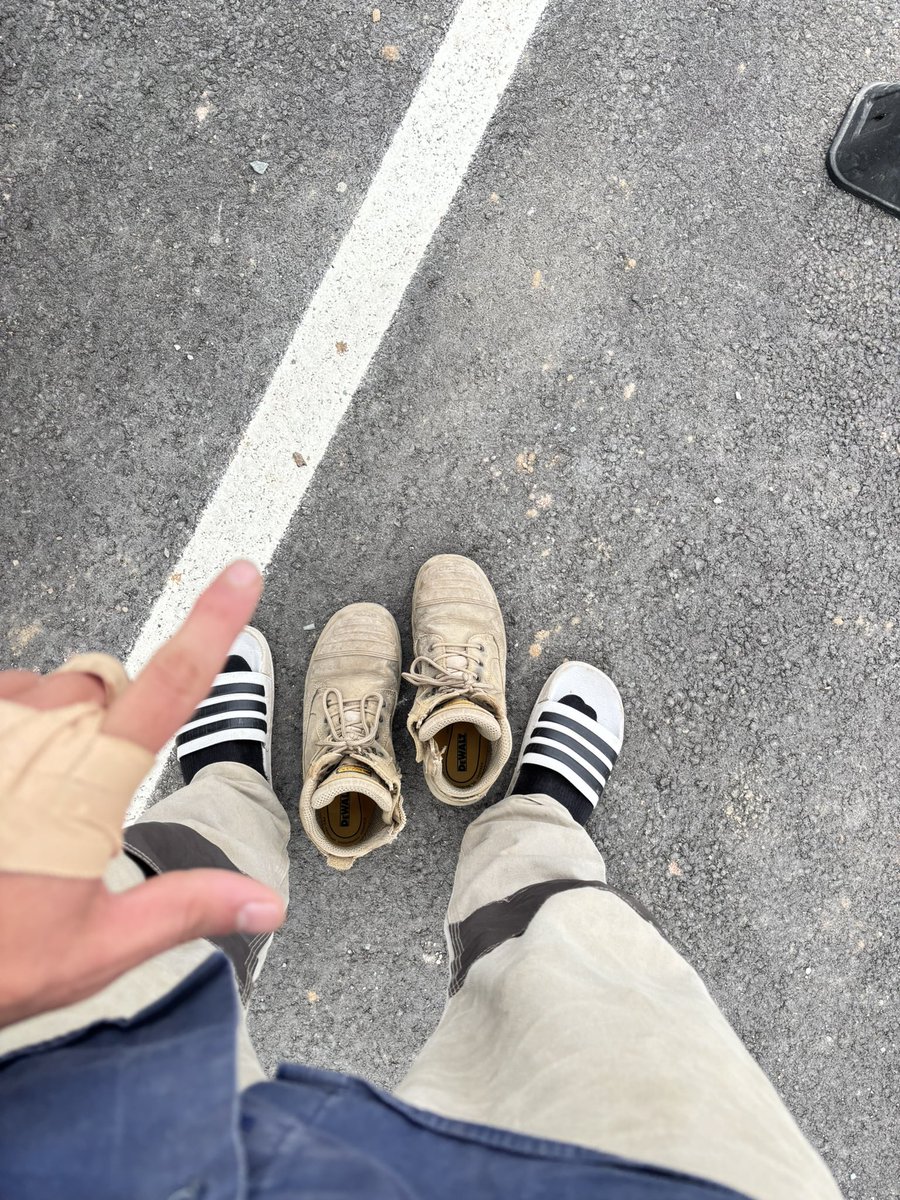 MasterHamfrey's tweet image. Ihr Loser könnt die Master Arbeit's Schuhe abkaufen so wie es sich für das Fußvolk 🦶gehört! 🙇‍♂️🤑
@JamesCashm15047@Juan177117
#füße #feet #Sklave #zahlschwein #kontofick #Machtlos #Findom #zahlstümmel #dominanz #köpek #leder #fuß #spucken #Paypig #Alphamaster