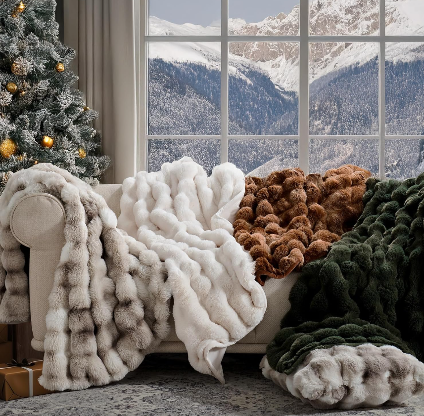 Win a Cozy Faux Fur Throw Blanket! Enter here: 
shopwithmemama.com/the-coziest-gi… <a href="/shopwithmemama/">shopwithmemama</a> #blankets #fauxfurblanket #cozy #cozyblankets #giveaway #winit #contestalert #winthis #blanketgiveaway #cozyblanket #comfyblanket #furblanket #throwblanket #win