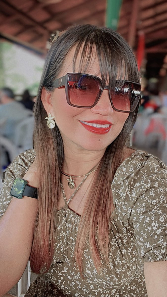 Na confra do trabalho ⭐️🕶️🍽️🍹