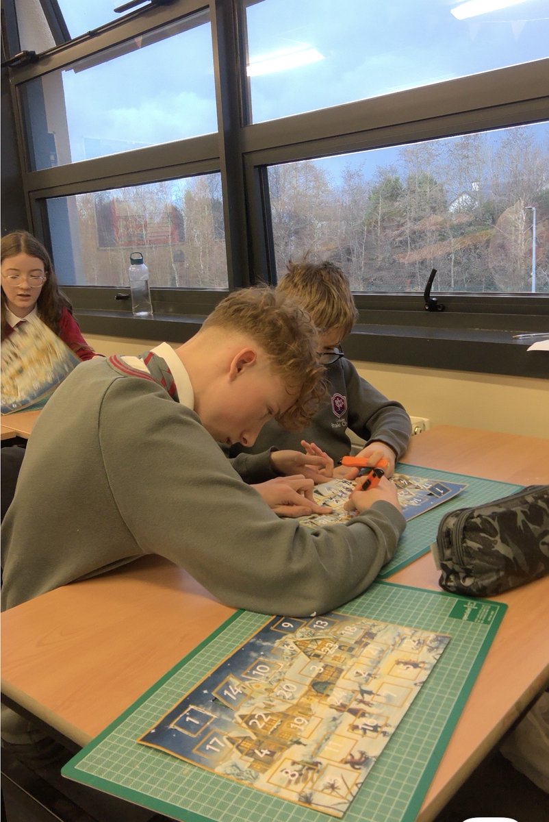 ClaregalwayColl's tweet photo. An Italian Advent Calendar: what a nice way to revise Italian numbers and learn new words with our 1st Years!
Bravi ragazzi, now learn the Christmas vocab!
#learnitalian #italianinIreland #italianlanguage #italianoinirlanda https://t.co/HsnPpzhHDu