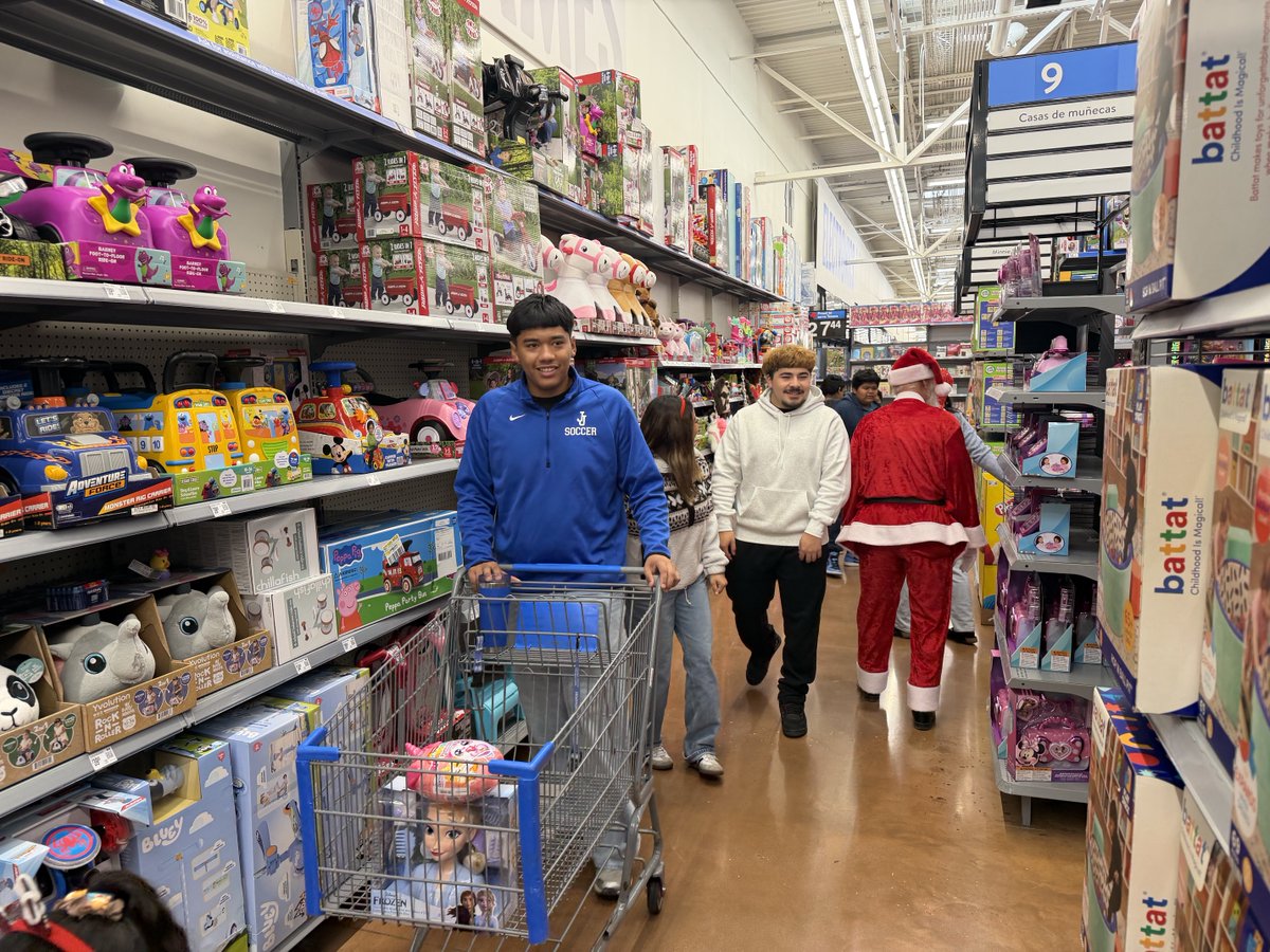 John Jay’s Annual Shoe Drive was held this morning at Walmart. Wishing our future Mustangs a Merry Christmas 🎁🎄. ⁦<a href="/NISDJay/">John Jay High School</a>⁩ ⁦<a href="/NISDJaySEA/">John Jay SEA</a>⁩ ⁦<a href="/J_Rey_11/">Joshua Reynolds</a>⁩