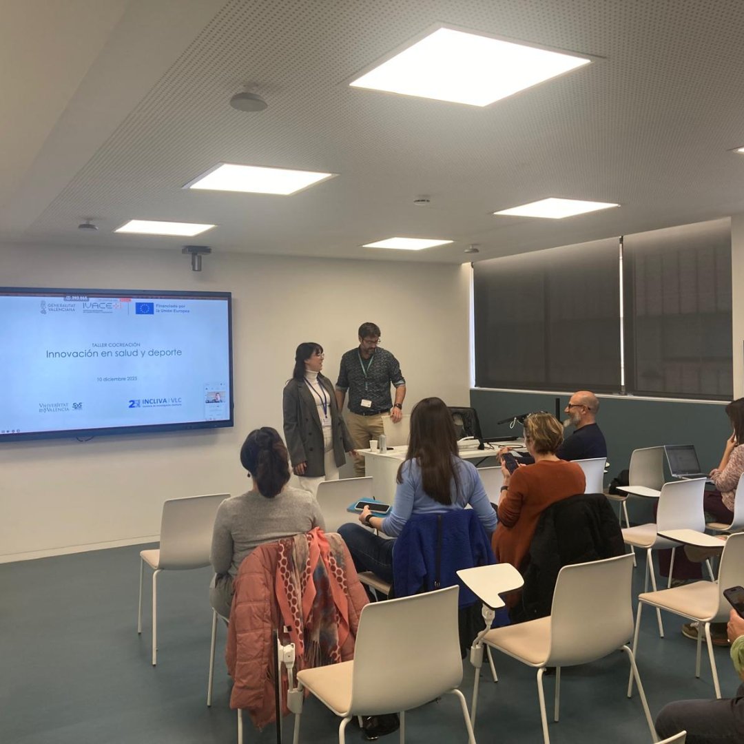 AIJU_Tecnologi's tweet photo. @incliva_iis Durante el encuentro, se compartió la experiencia de AIJU en proyectos como #CUIDAR, #HEFMOB, #CONECTA, #EmpowerPlay o #IncluJobs, poniendo en valor el papel de la tecnología y el diseño centrado en las personas para mejorar la salud, el bienestar y la inclusión.
#SaludDigital https://t.co/rAnTzjF6cm