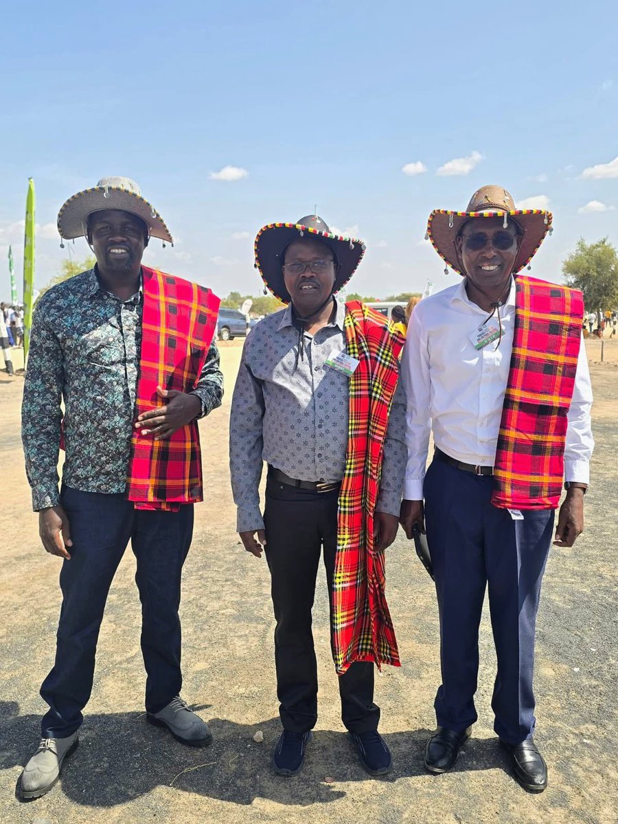 KVDA_ke's tweet photo. Tobon'g Lore (ateker cultural festival) promotes trade, tourism &amp; cross-border cohesion &amp; stability. 
Honoured to join H.E @WilliamsRuto 
in the Tobon’g Lore 9th edition at Ekales centre @TurkanaCountyKE 

For honey &amp; juice visit our exhibition booth in the ongoing event. https://t.co/S2UqLtuhxX